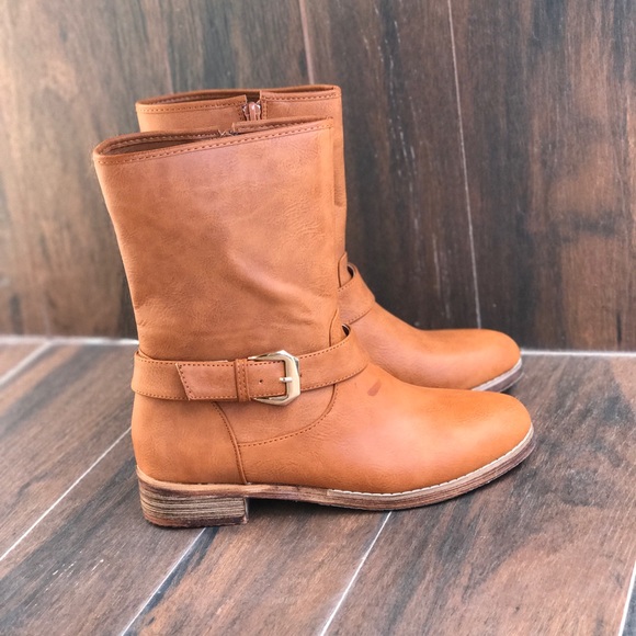 Cognac Distressed Lug Sole Mid Shaft Buckle Boots - Picture 4 of 8